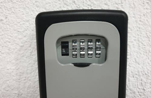 New Modern SelfCheckin PublicFreeParking HighSpeed Wifi KingSizeBed - Foto 49