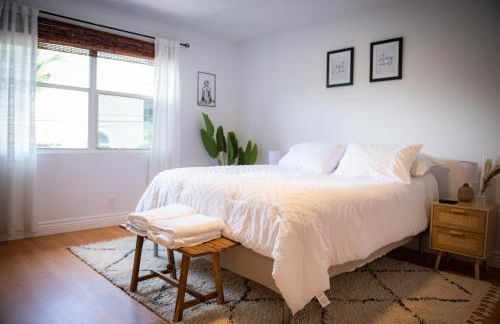 Lux 3 bedroom townhouse 1 block from the beach - Photo 38