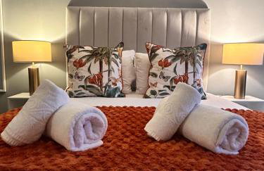 High Rise Apartment - Photo 13