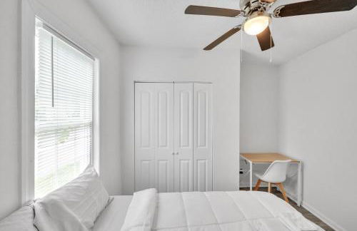 Quiet Family Home - Downtown, Pet Friendly, 4 Beds - Foto 24