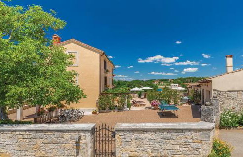 Cozy Home In Tinjan With Wifi - Foto 2