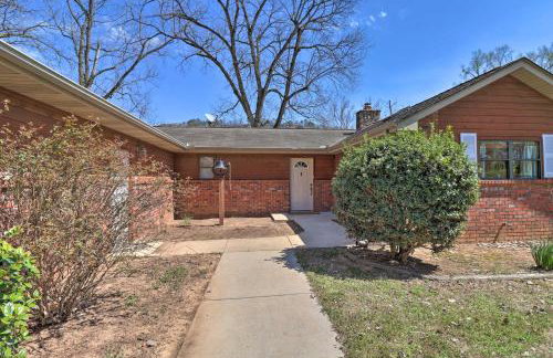 Scenic Riverview Getaway with Screened Porch! - Foto 33