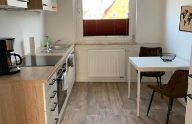 FEDDERSEN LIVING Moderne Ferienwohnungen - Gemütlich - Netflix - Voll ausgestattet - Waschmaschine - zentral gelegen - Foto 14