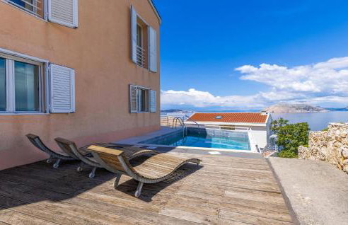 2 Bedroom Lovely Apartment In Lukovo - Foto 9