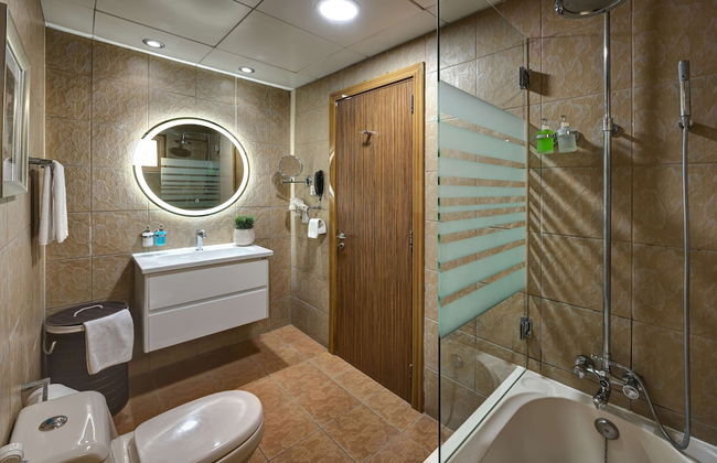 Radiance Premium Suites - Photo 14