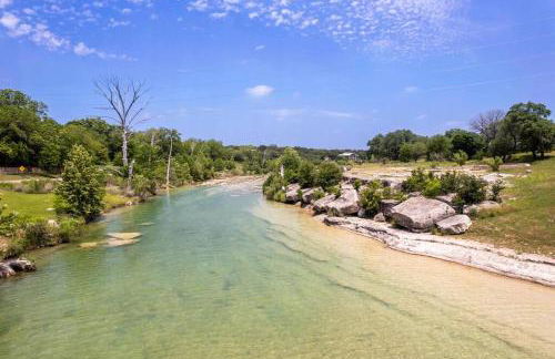 NEW! Ladybug @ Firefly Grove w/ Blanco River Access - Foto 14