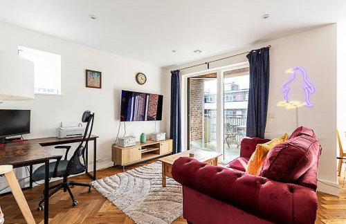 Chic Crystal Palace Flat with Balcony & Workspace - Foto 1