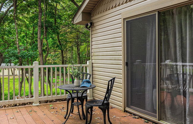 Frolic on Fern by Avantstay Enclosed Deck w/ Forest Views, Bar - Photo 35
