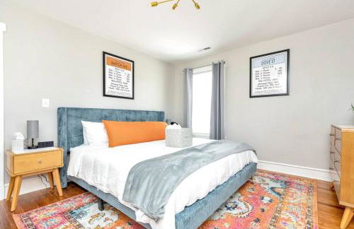 Stay, Play and Pass Go at the Monopoly Penthouse! - Foto 37