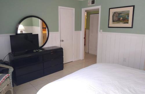 Affordable Two Bedroom Tropical Condo - Private Beach, Pools, Hot Tub - Foto 14