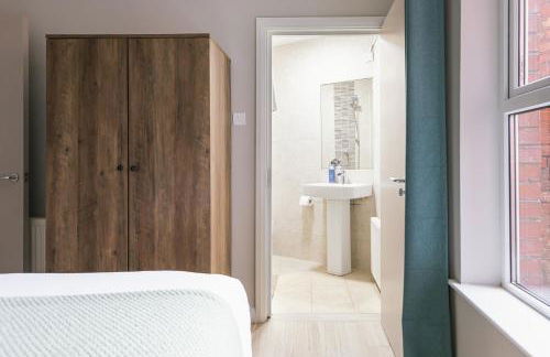 Luxurious 2 Bedroom City Centre Apartment Walking Distance to Everything Sleeps 6 - Foto 47