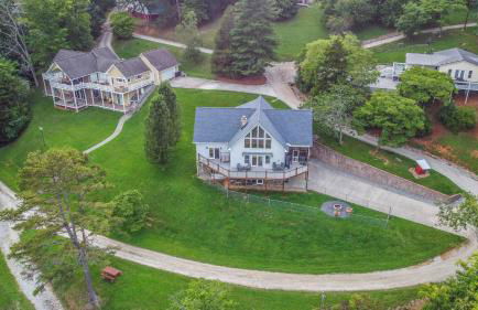 Family Friendly Lakefront with Private Dock Fire Pit Near Marinas - Foto 44