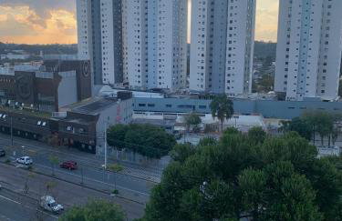 707- Apartamento Encantador, amplo e decorado, quarto, sala, cozinha, mobiliario moderno, cozinha completa com utensílios , Excelente vista da cidade e localização privelegiada no bairro Bigorrilho - Photo 5