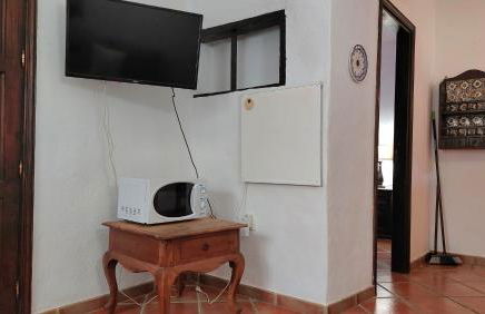 Apartment mit kleiner Innenhof-Terrasse im mediterranen Stil - Foto 4