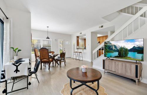 Charming 3BR - Prime Northwood Location - Foto 9