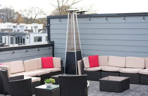 Modern Rooftop Townhome w Hot Tub & Skyline Views - Photo 57