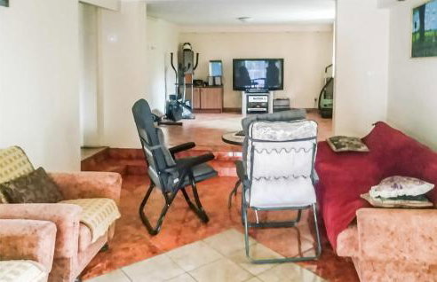 3 Bedroom Awesome Apartment In Klucze - Foto 3