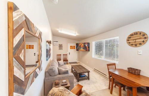 Cozy Duplex Unit - Beautiful Lake Views! - Foto 2