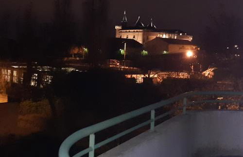 Indy Appart - T2 moderne - Eurexpo - Parking - Balcon vue - Calme Propre - Foto 12