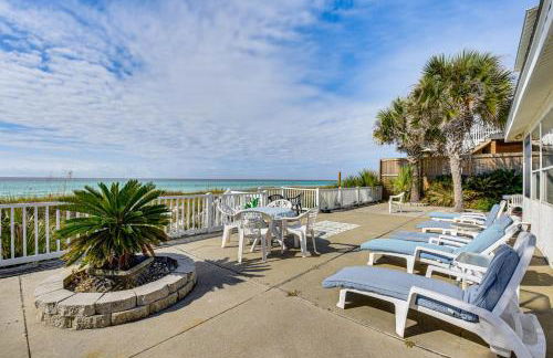 Steps to Sand! PCB Haven with Furnished Outdoor Area - Foto 1