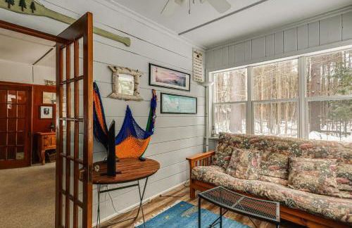 Walk to Lake George Beach Quiet Family Retreat - Foto 14