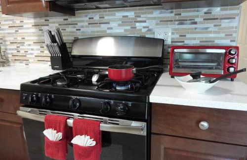 Family, Couples Retreat near Airport, Cruise Port & Beaches - Foto 6