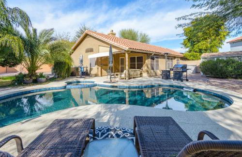 Luxe Desert-Chic 3BR with Heated Pool, Spa, and Grill - Foto 1