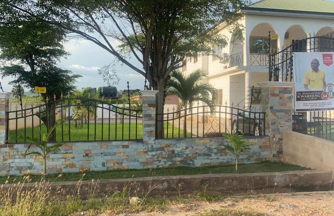 Charming 1-bed Apartment in Accra - Photo 12