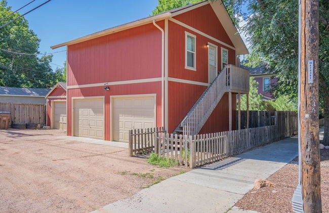 Romantic Getaway King Bed 1min to Restaurants! - Foto 33