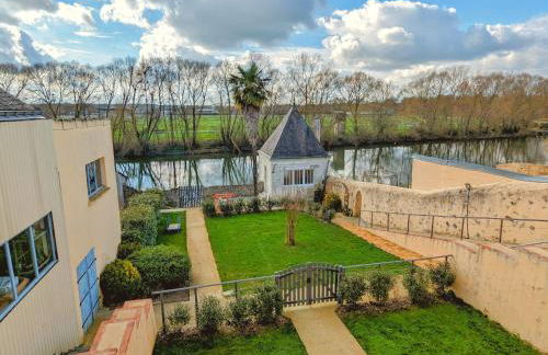 Gîte restauré 6 pers. au bord de la rivière, proche centre, parking et wifi - FR-1-410-380 - Photo 1