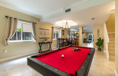 Salty Fox 5BD Oasis w Spa, Beach & Downtown - Foto 3