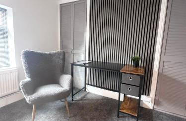 Yastayzzz at Studio 5 Bransford Rd - Foto 2