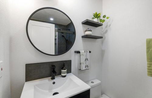 Molivu Homes 3BR - NewRemodel, PetFriendly, Yard - Foto 37