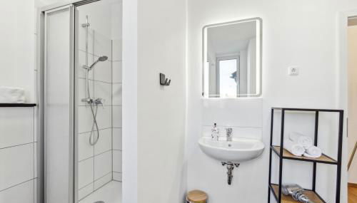 Mark 51-7 - Workplace - Netflix - Washer Dryer - Modern Design - Foto 2, Shower