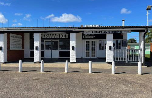 103 Sunbeach South facing 2 bed chalet M and T chalets - Foto 26