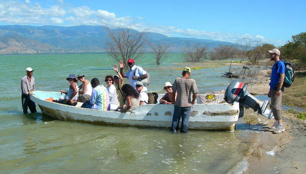Excursión al lago Enriquillo con avistamiento de cocodrilos - Foto 3