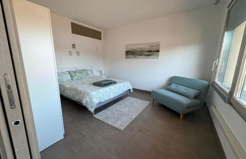 Reflections At The Lake - Foto 4