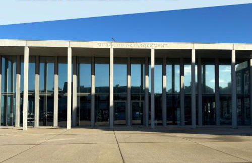 Chant des mouettes Maison rénovée spacieuse tout confort grand jardin belle terrasse aménagée parking 8 personnes 4 sdb 5 wc à 10 mn à pied de la mer Port en Bessin tous commerces restaurants proche Omaha Beach - Photo 37