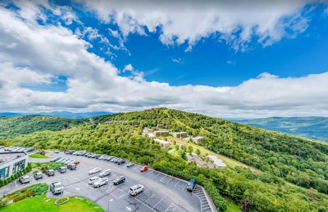 Uhost AI 2BR Condo Scenic Mountain Retreat - Foto 35