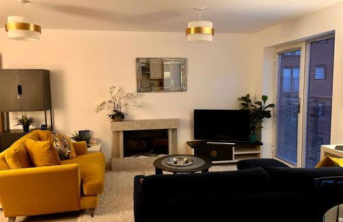 City Centre Chester Waterways Apartment - Photo 7