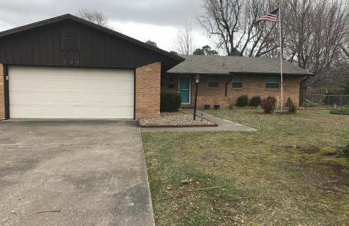 Entire House in the Heart of NW AR with Office Space - Foto 2