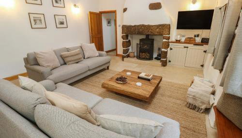 Riverside Barn - Photo 2