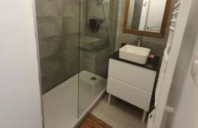 Bel appartement climatisé refait à neuf 100 m de l'océan et toutes commodités 3 e étage sans ascenseur - Foto 5