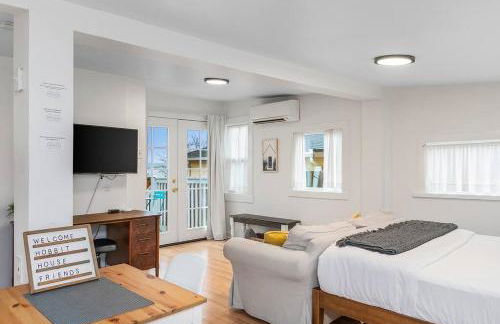 Walk to the waterfront! The Hobbit House - Foto 3