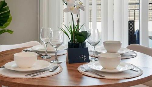 Modern Condo by Med District with Parking & Laundry - Foto 3