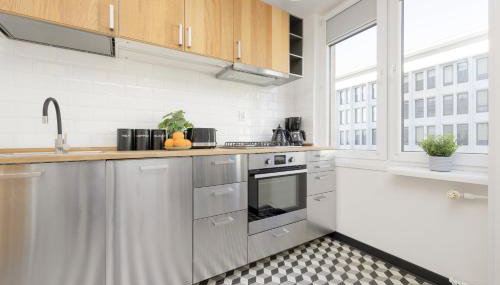 Elegant Grey Apartment Wspólna Śródmieście in Warsaw by Noclegi Renters - Foto 3