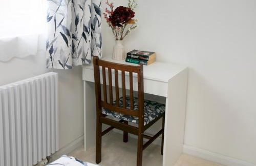 Charming Home - Free Parking - Private Garden - Pass the Keys - Foto 25