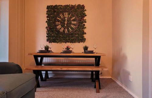 4 Bed - Parking - Near M4 - Ideal for Workers - Foto 19