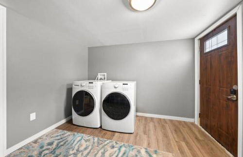 The Big Lake Escape! Sleeps 20! - Foto 17