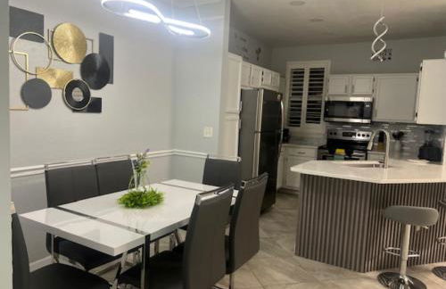 Magical Apartment DisneyFree ShuttleFree parking - Foto 27